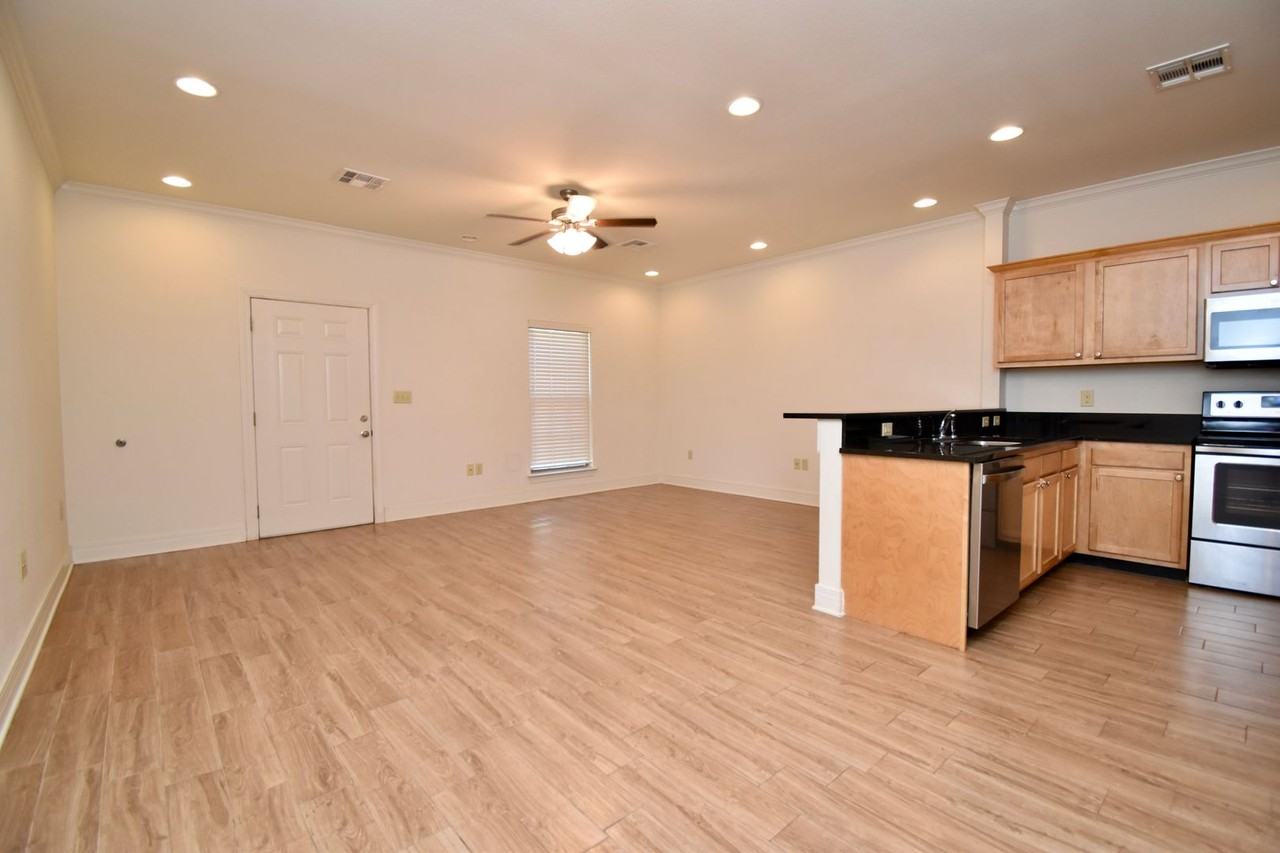 The Creeks - Photo 6 of 37