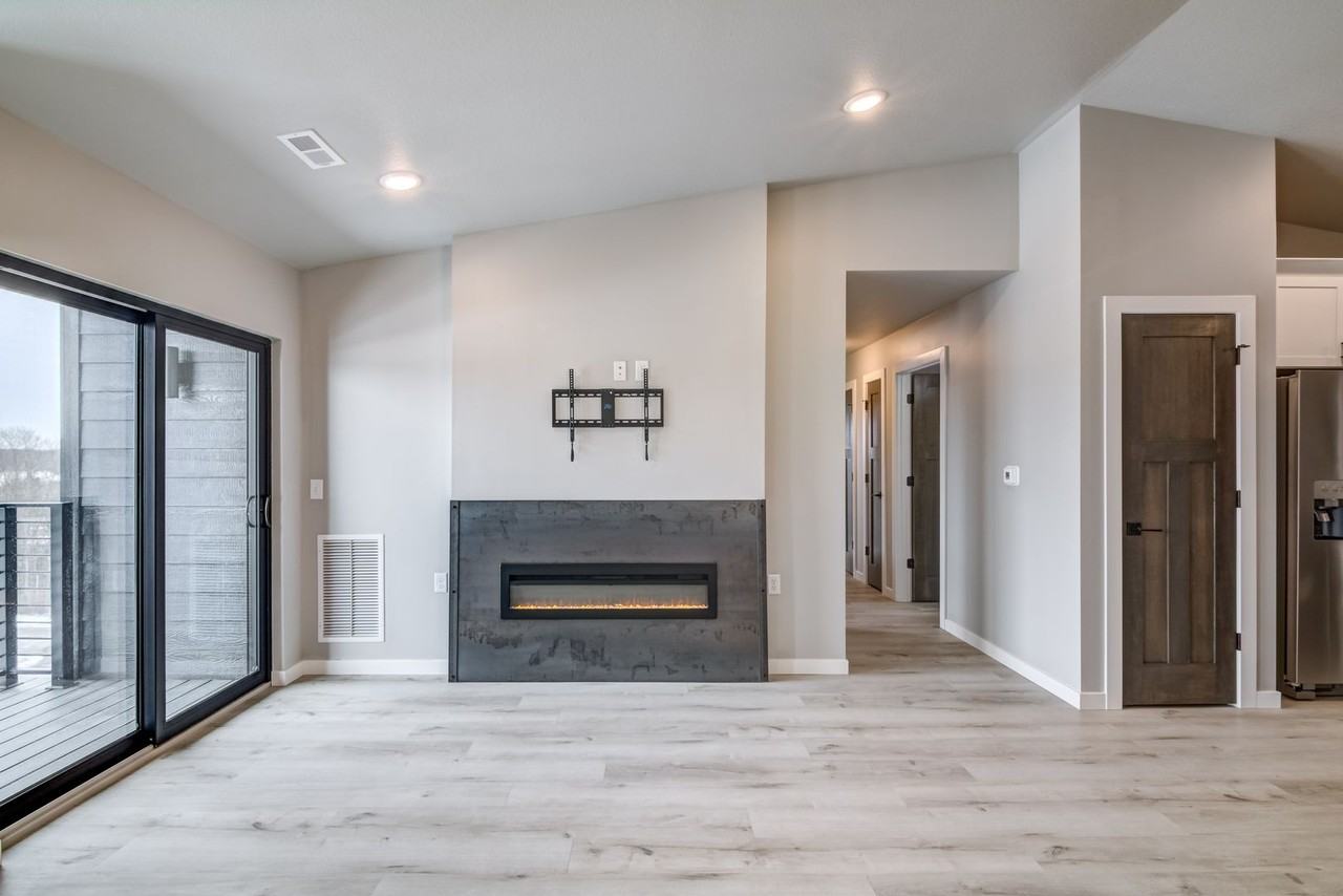 $500 Deposit! - Photo 6 of 22