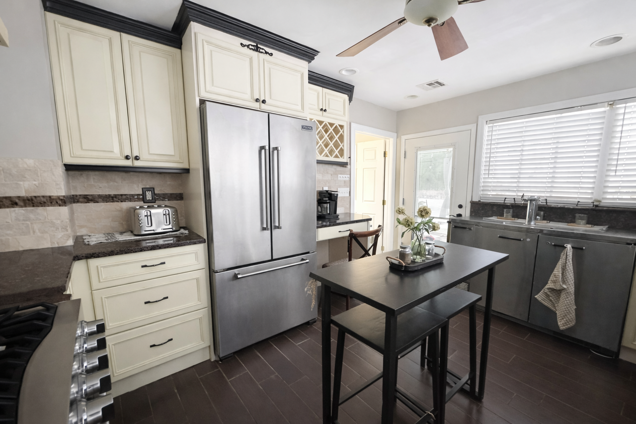 203 Boulevard #Unit - Photo 3 of 9