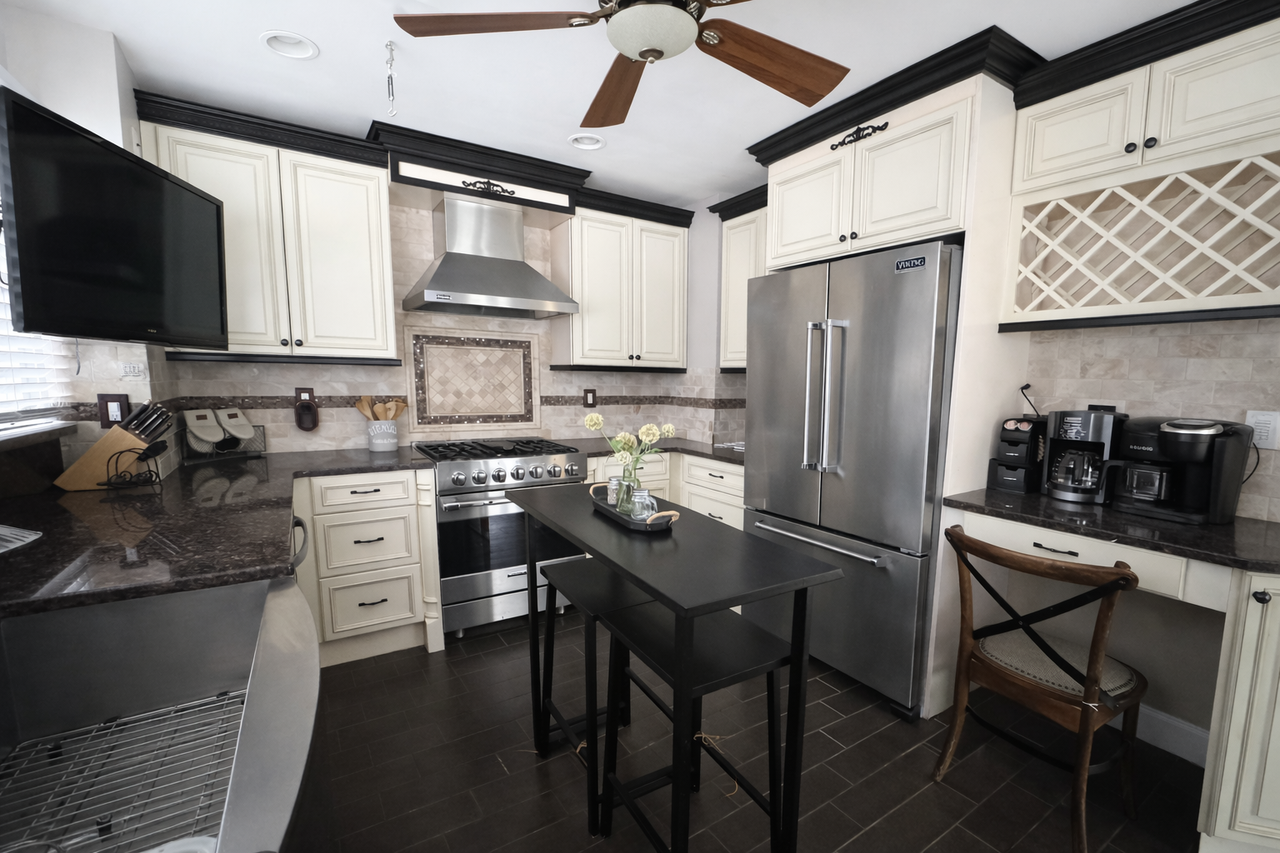 203 Boulevard #Unit - Photo 4 of 9