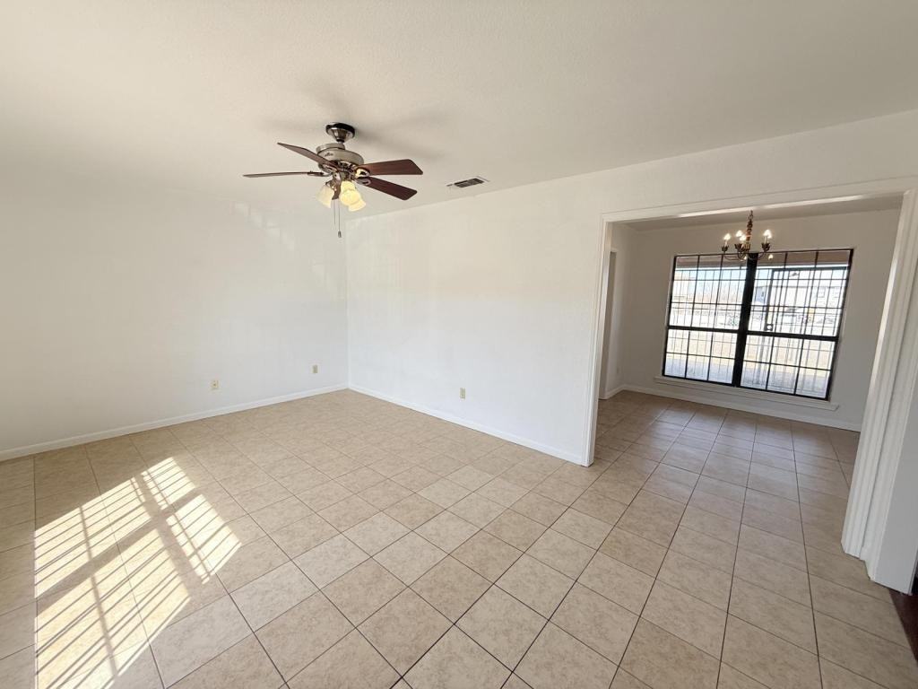 3907 Charolais Dr Apt B - Photo 4 of 25