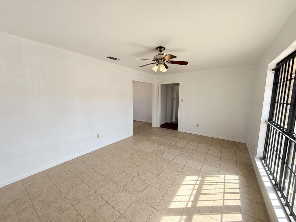 3907 Charolais Dr Apt B - Photo 5 of 25