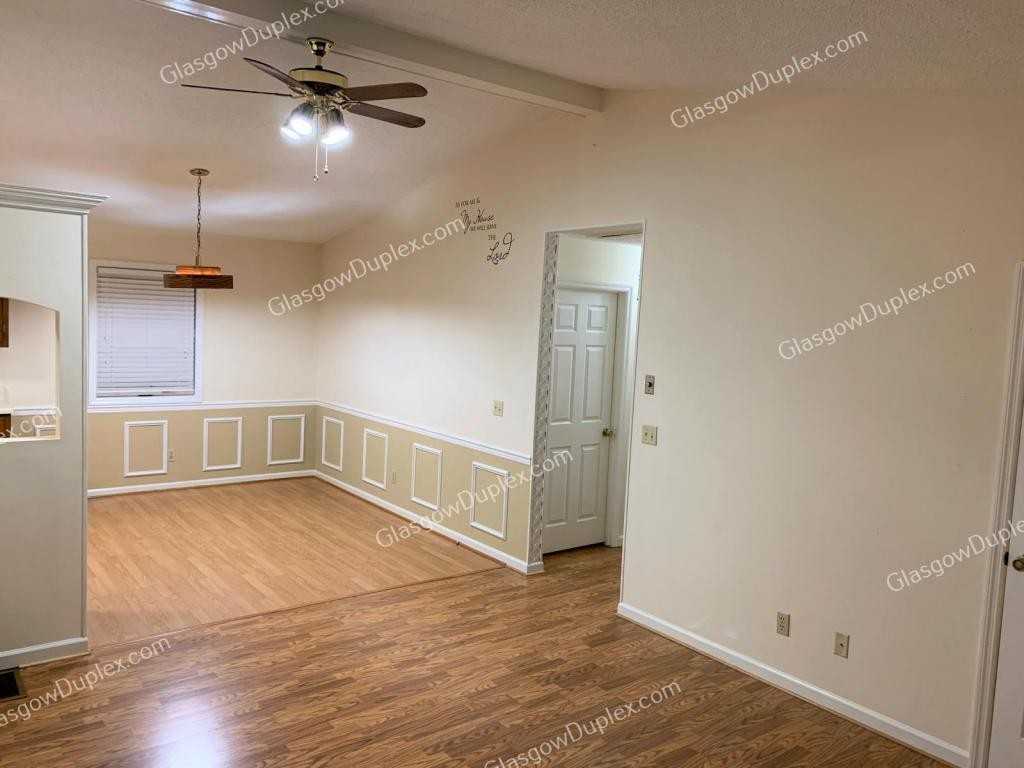 100 Lyon Ave Apt B - Photo 2 of 11