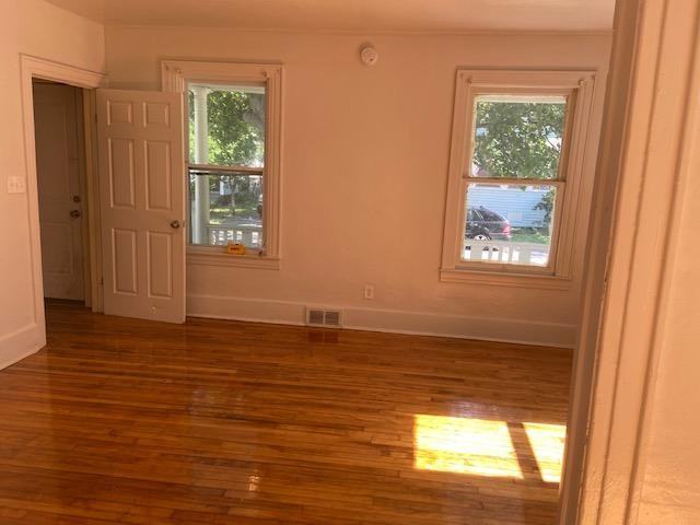 913 Springate St - Photo 4 of 9