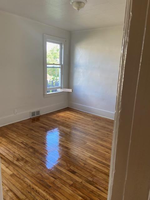 913 Springate St - Photo 6 of 9