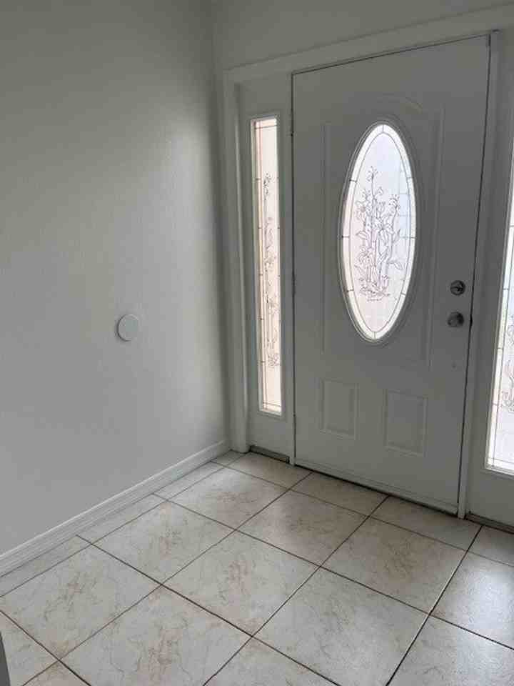 1486 Connors Ln - Photo 3 of 24