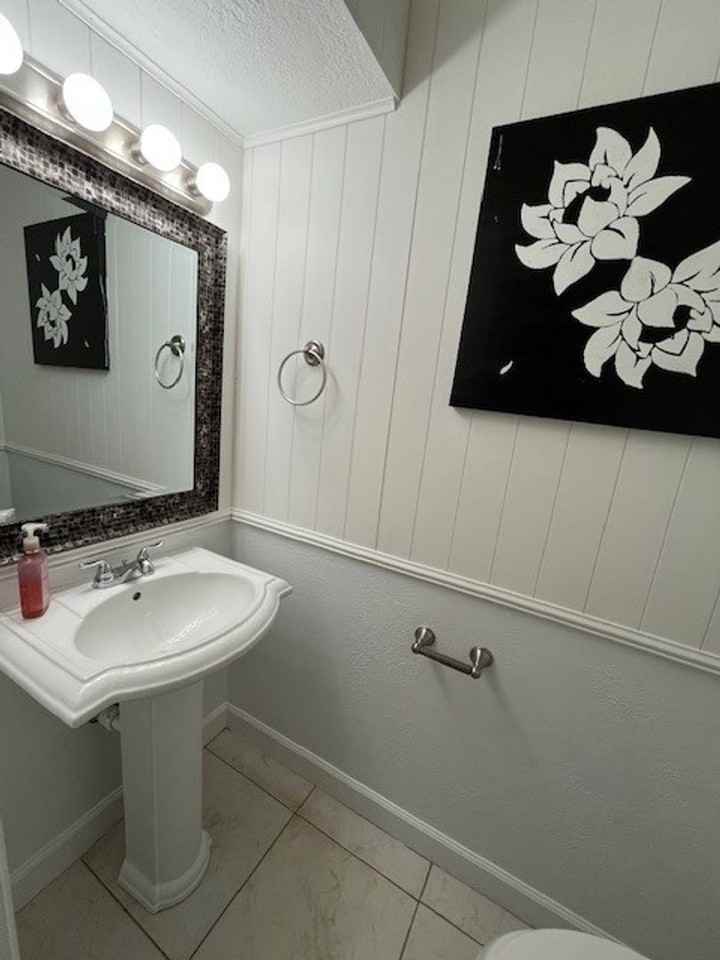 1486 Connors Ln - Photo 4 of 24