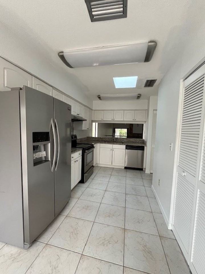 1486 Connors Ln - Photo 6 of 24