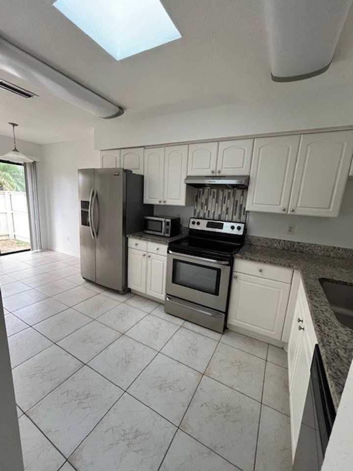 1486 Connors Ln - Photo 7 of 24