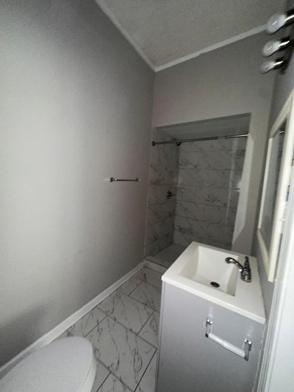 1039 Rozelle St - Photo 5 of 7