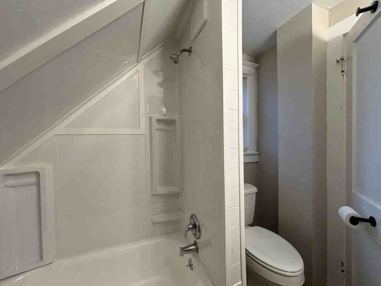 109 Stenson St - Photo 5 of 20