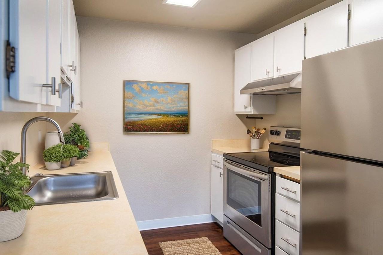 Westmont Apartments - Photo 2 of 6