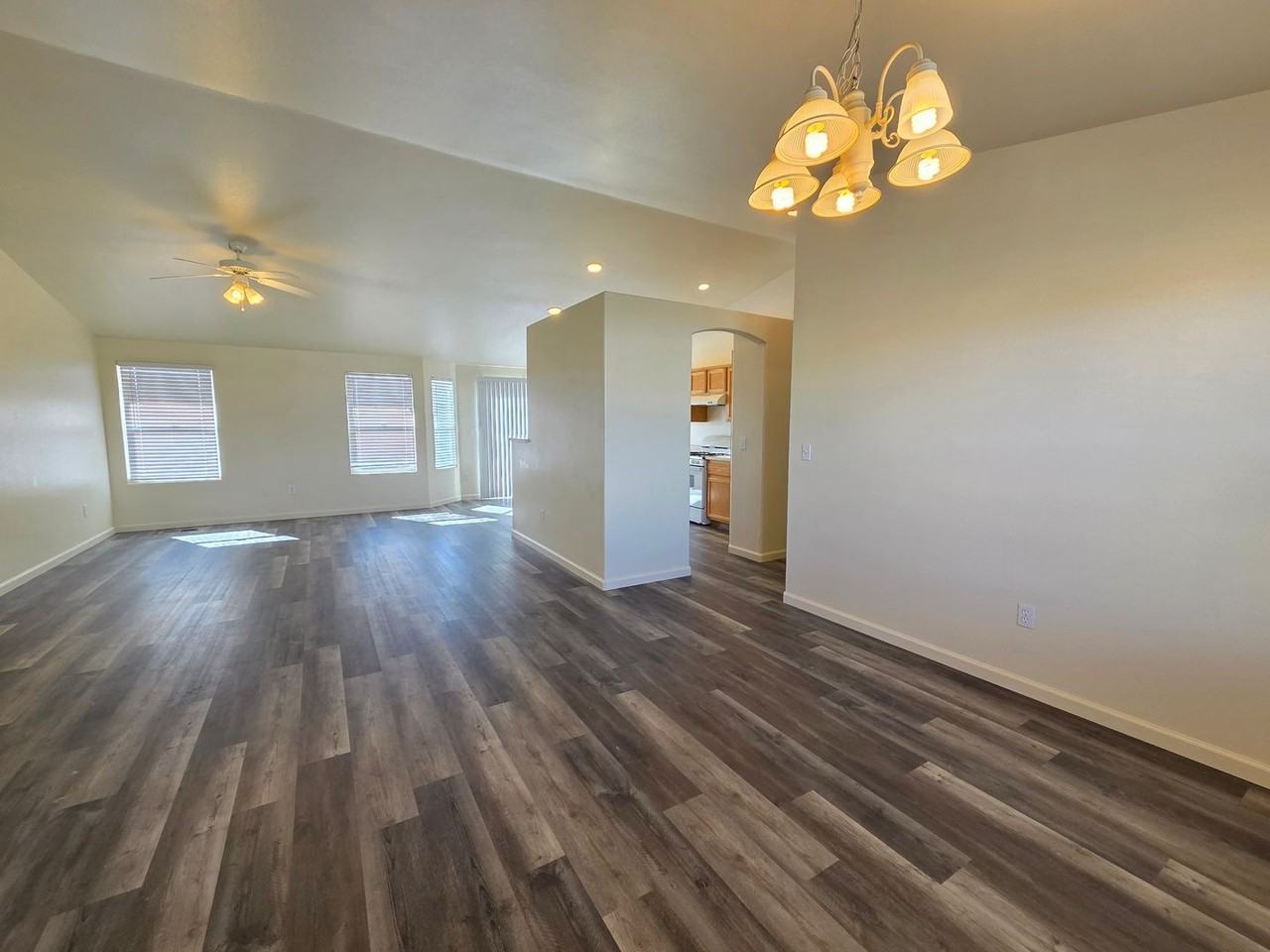 143 Prairie Ln - Photo 3 of 31
