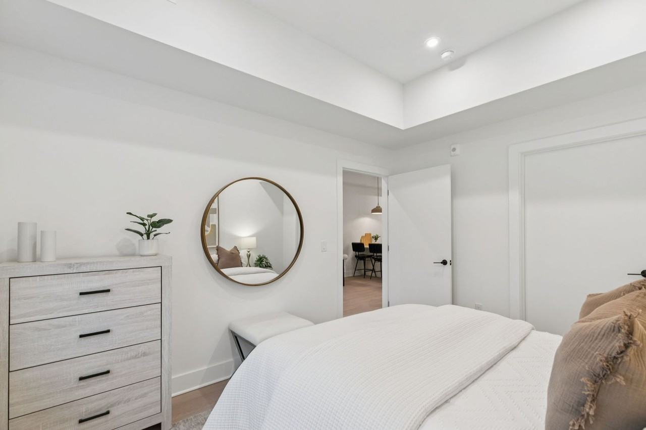 20 West - Photo 5 of 46