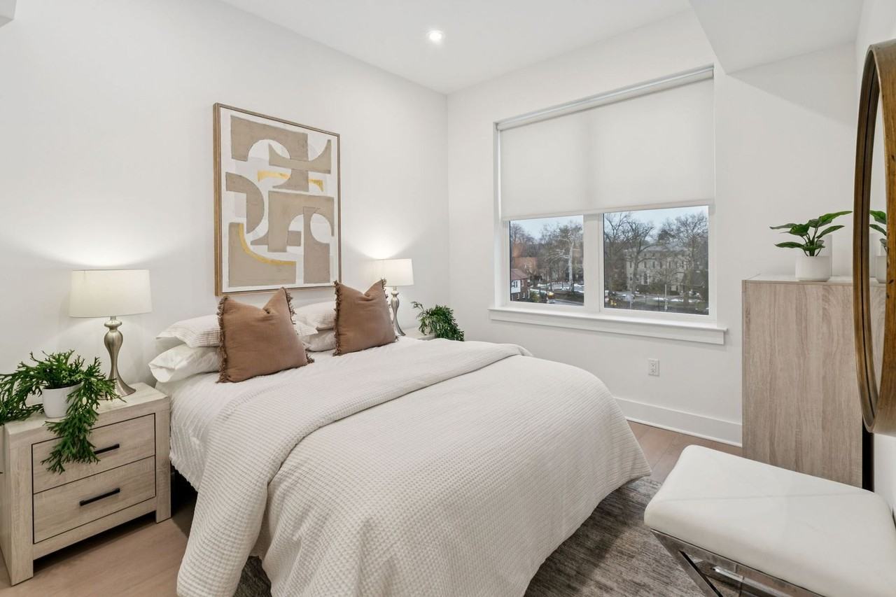 20 West - Photo 7 of 46