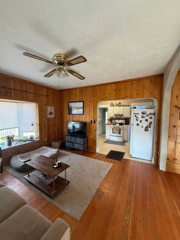227 S H St - Photo 2 of 8