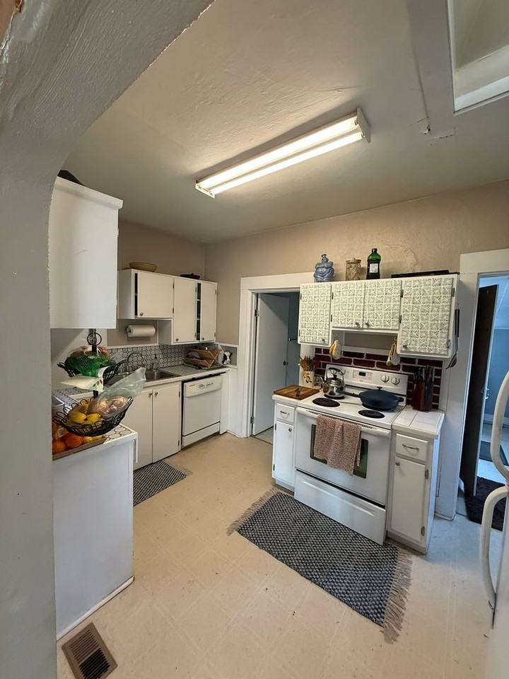 227 S H St - Photo 3 of 8