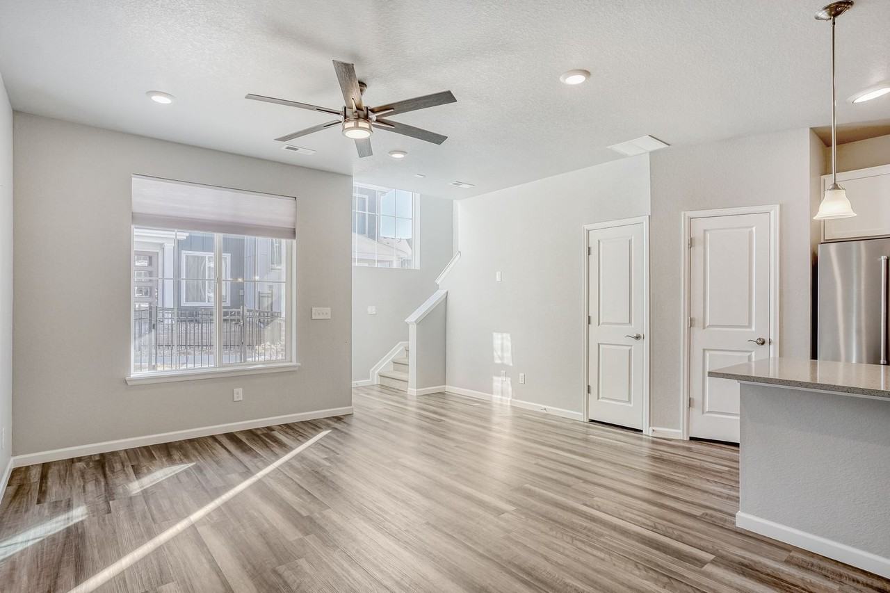 1830 S Poplar Ct - Photo 3 of 13