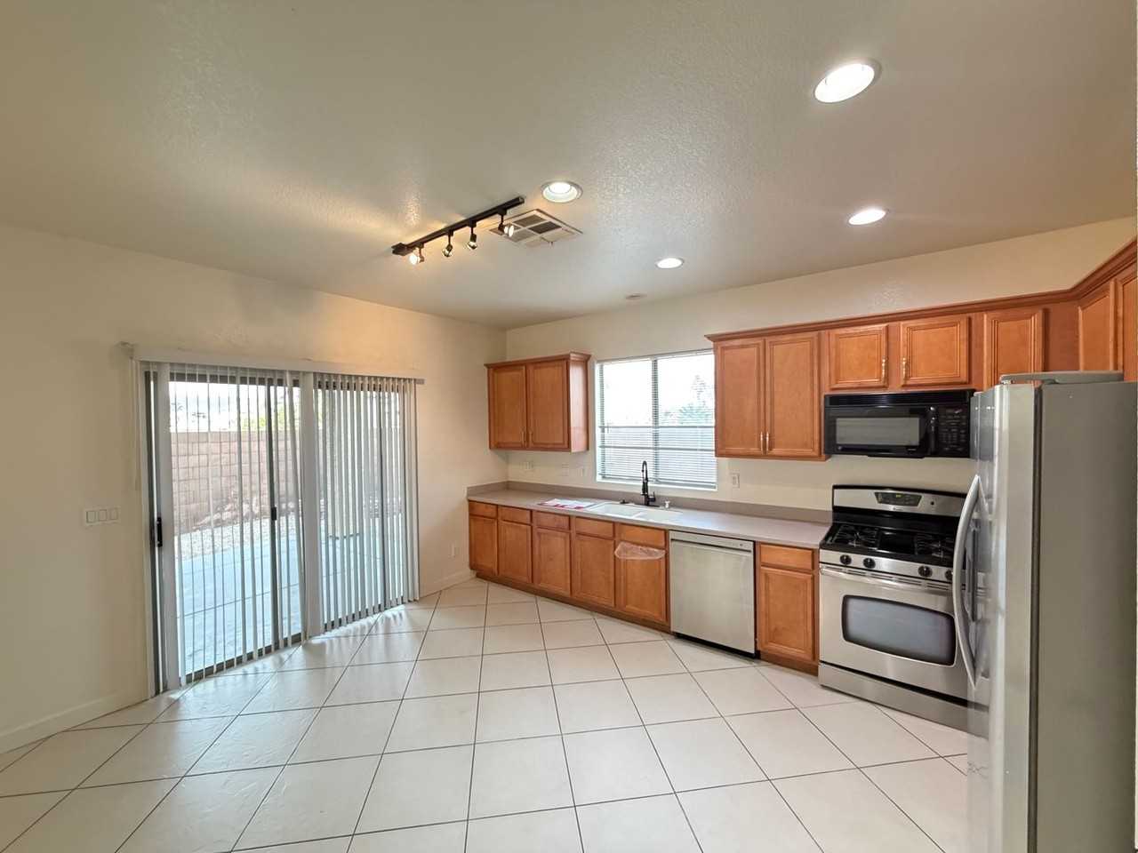 8432 Cheerful Brook Ave - Photo 4 of 12