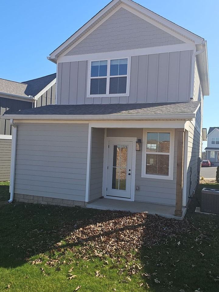 1375 Belfair St - Photo 2 of 36