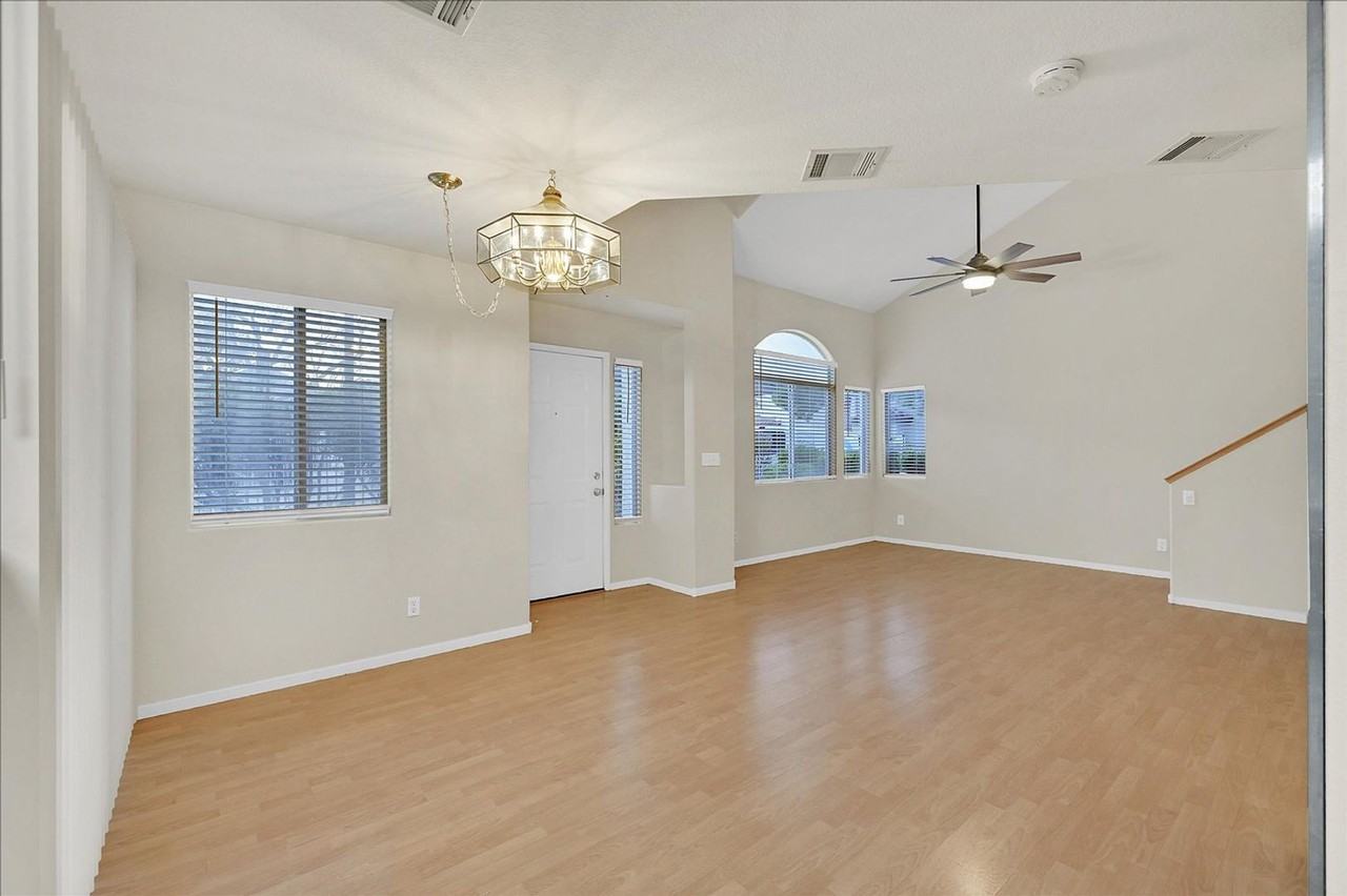 1029 Allure Dr - Photo 7 of 25