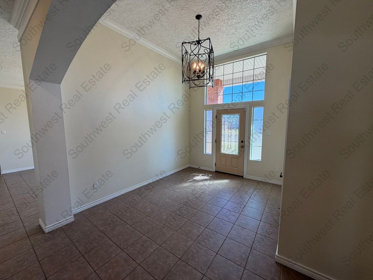 424 Adkins Ct - Photo 2 of 22