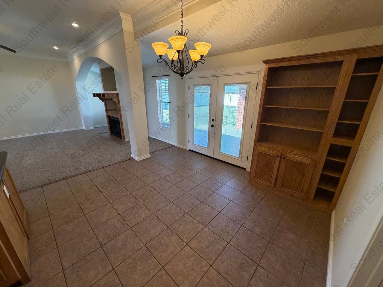 424 Adkins Ct - Photo 6 of 22