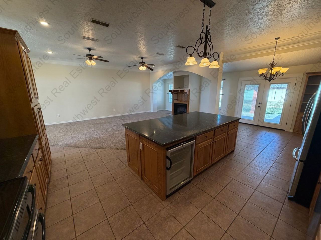 424 Adkins Ct - Photo 7 of 22