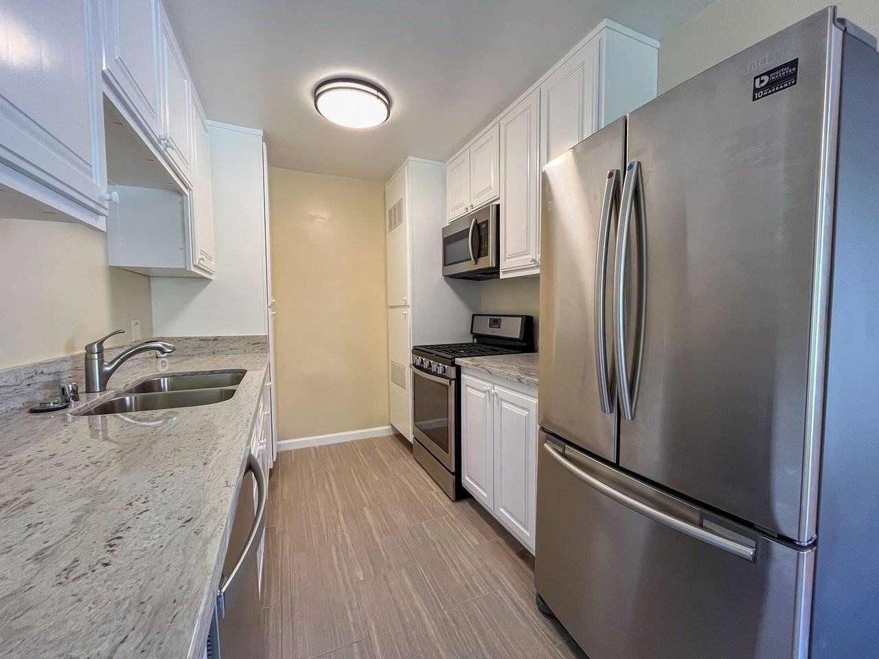 3910 Coco Ave - Photo 4 of 39