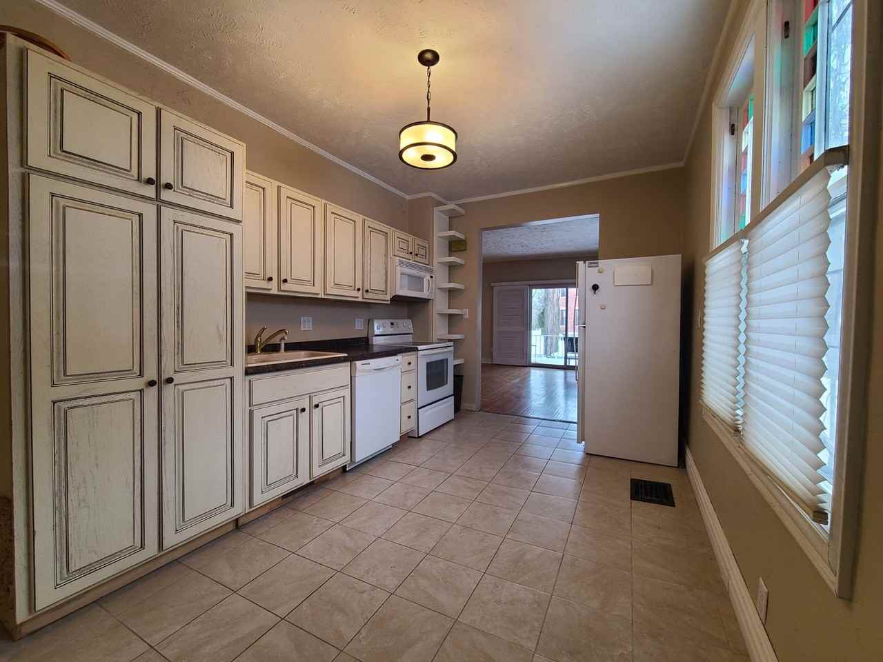 State St., 621 - Photo 2 of 25