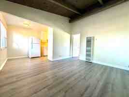 featured image of 527 E Taylor Ave