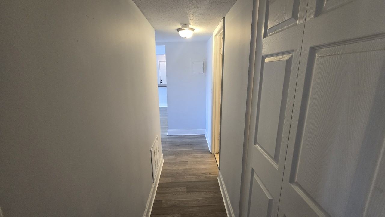 492 Banyon Tree Cir #1 - Photo 2 of 28