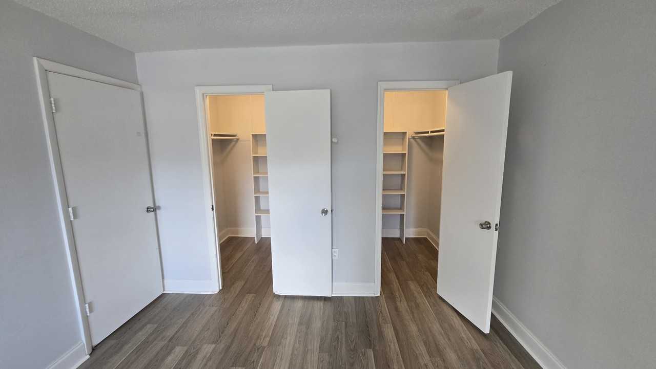 492 Banyon Tree Cir #1 - Photo 6 of 28