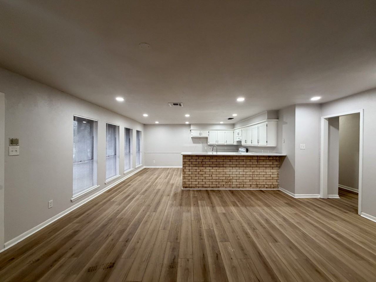 200 N 23 1/2 St #B - Photo 3 of 15