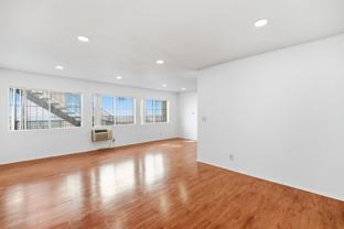 956 Elden Ave - Photo 1 of 1