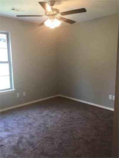 2904 Sw Amberwood Ave #2 - Photo 3 of 10
