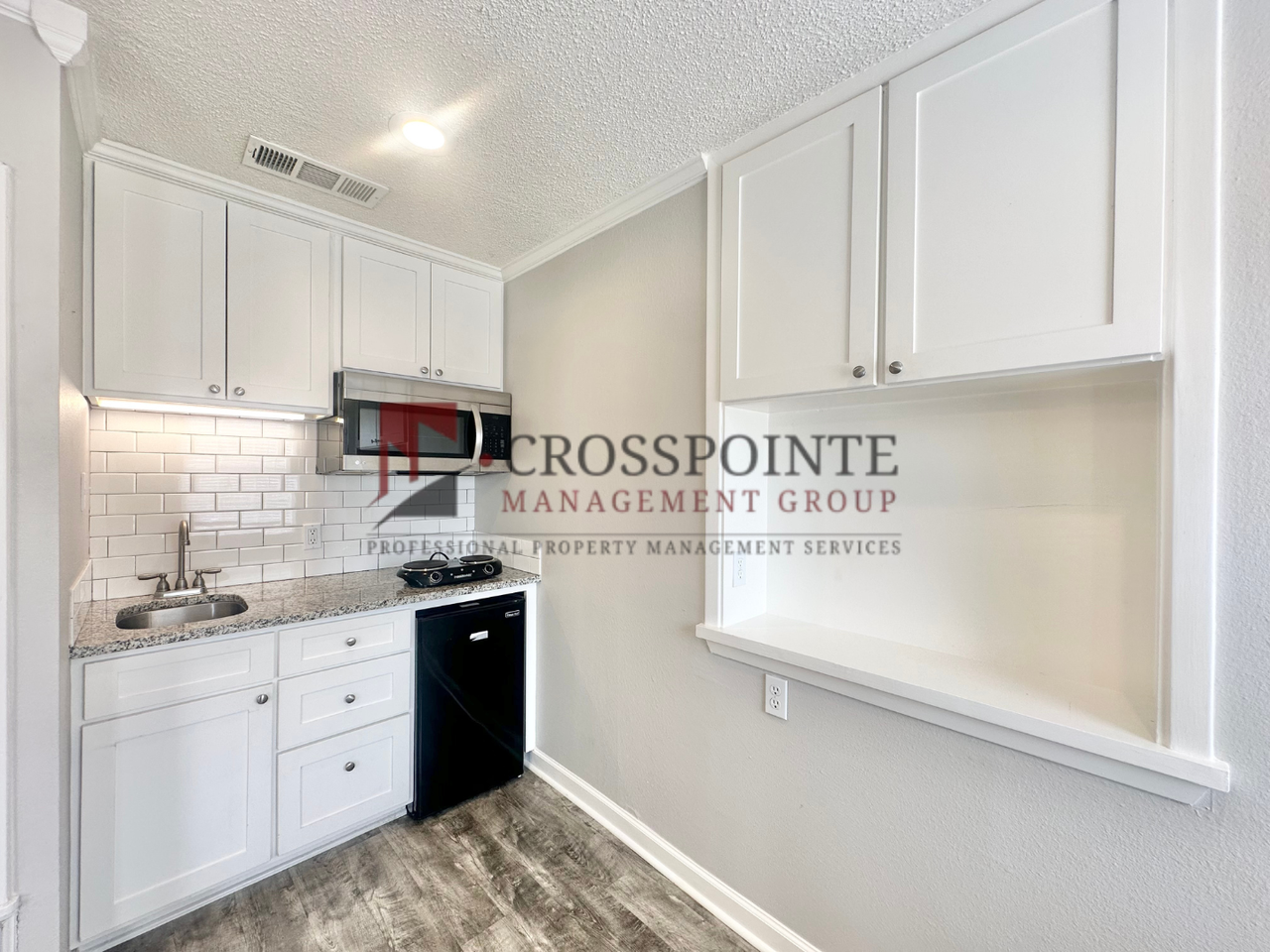 Broadway 707 Apartments - Photo 4 of 23