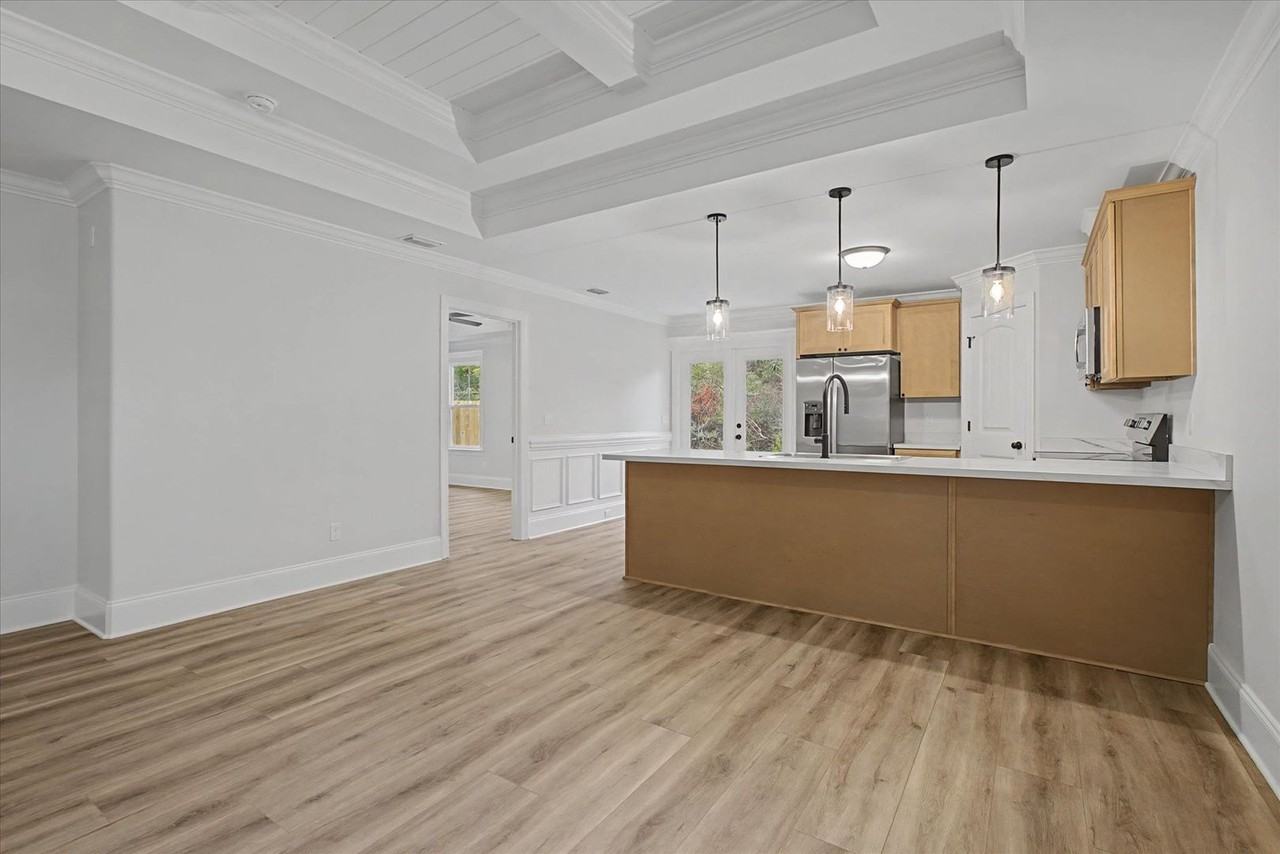 26 Oneida St - Photo 5 of 23