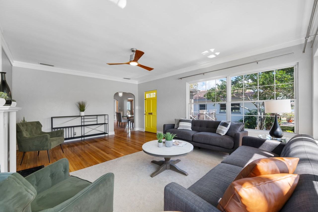 205 25th Ave Ne - Photo 6 of 50