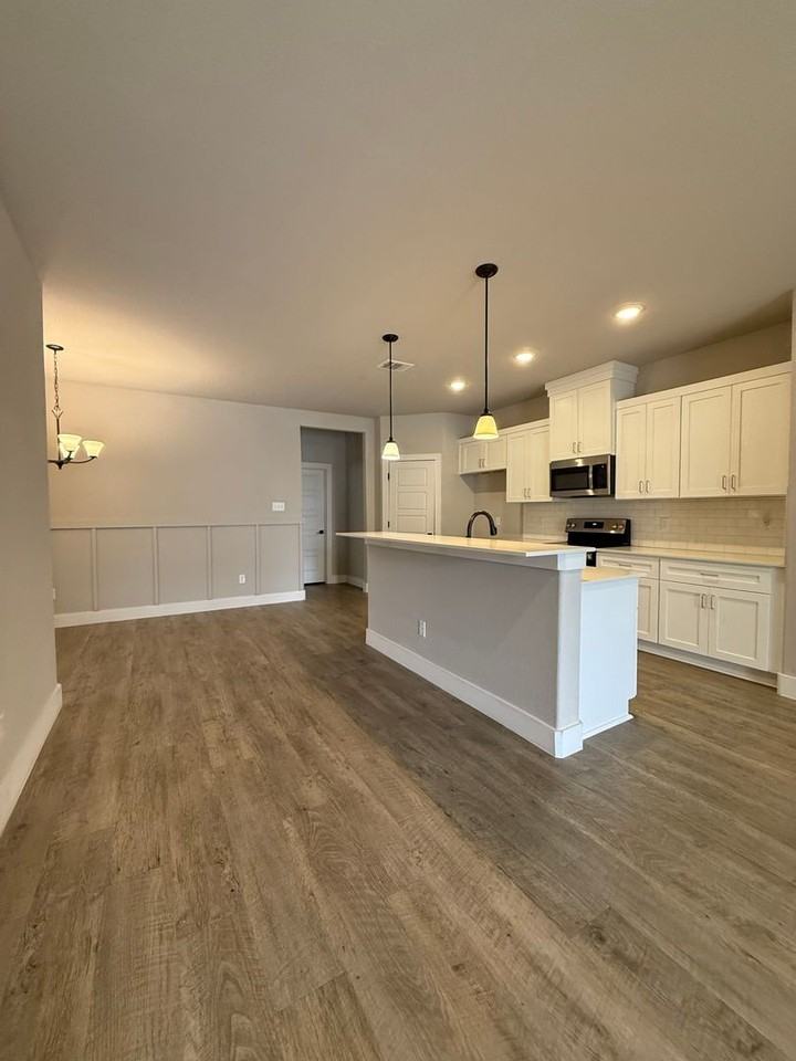 644 The Cottages Dr - Photo 6 of 17