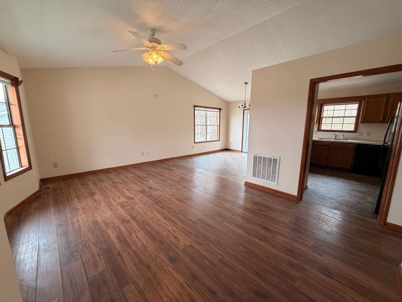 104 Birch Tree Ln - Photo 3 of 20