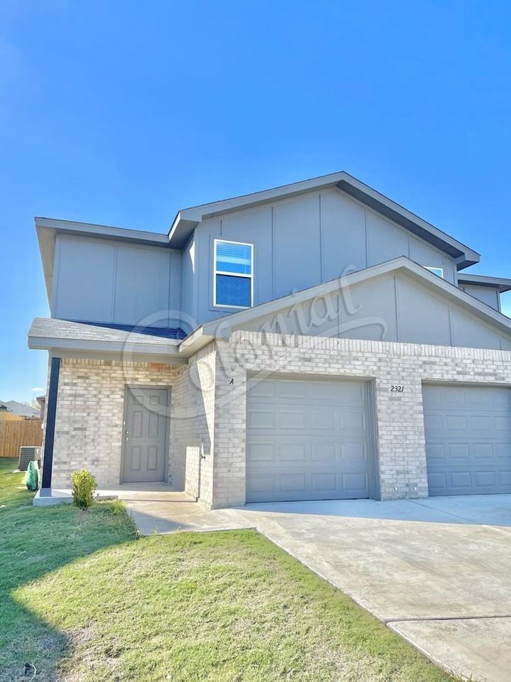 2321 Zanoletti Dr - Photo 2 of 26