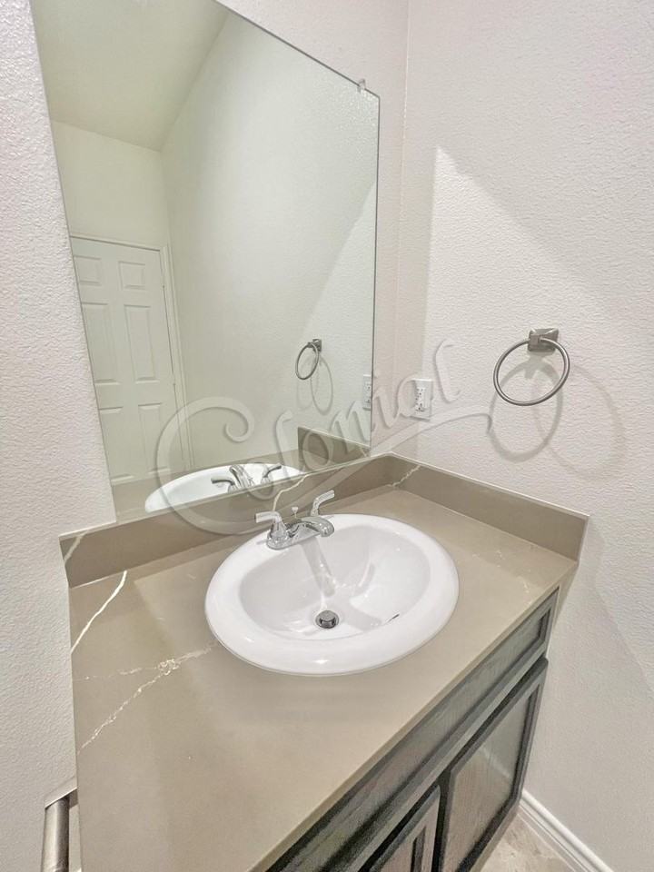 2321 Zanoletti Dr - Photo 5 of 26