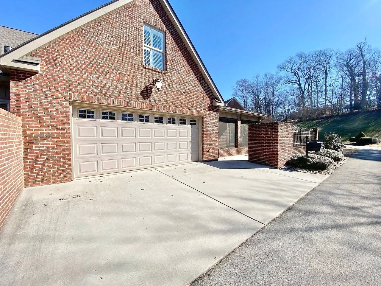 435 Savannah Village Dr - Photo 3 of 24