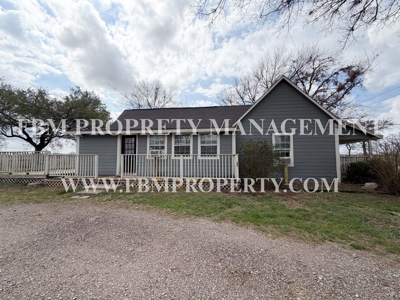 1119 Pluto Rd - Photo 4 of 22