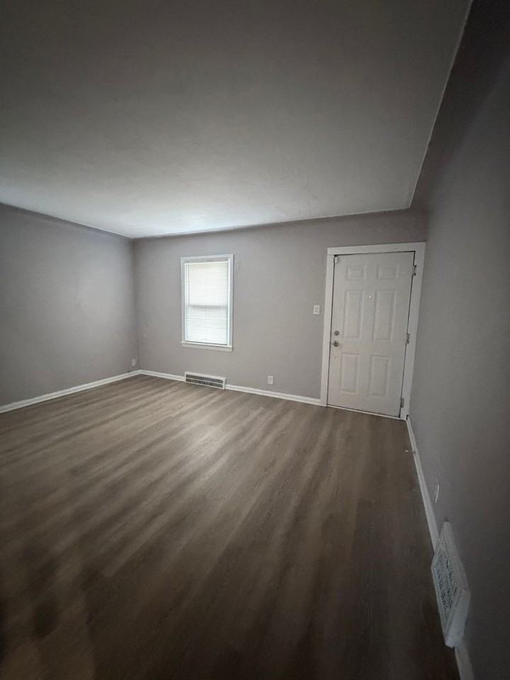 19437 Prevost St - Photo 7 of 16