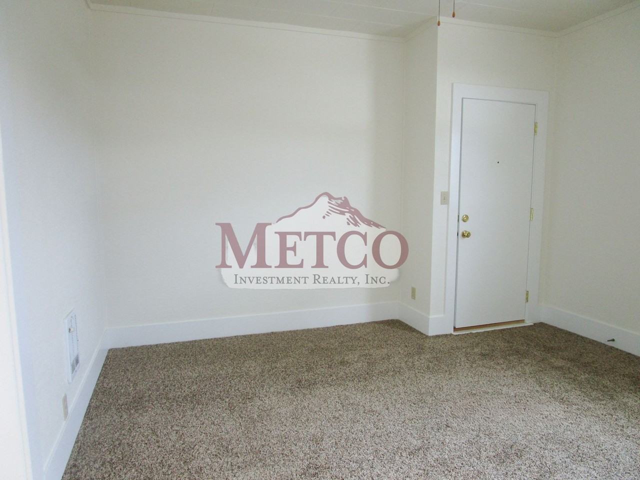 09901 - 4th St Apartments - Photo 2 of 14