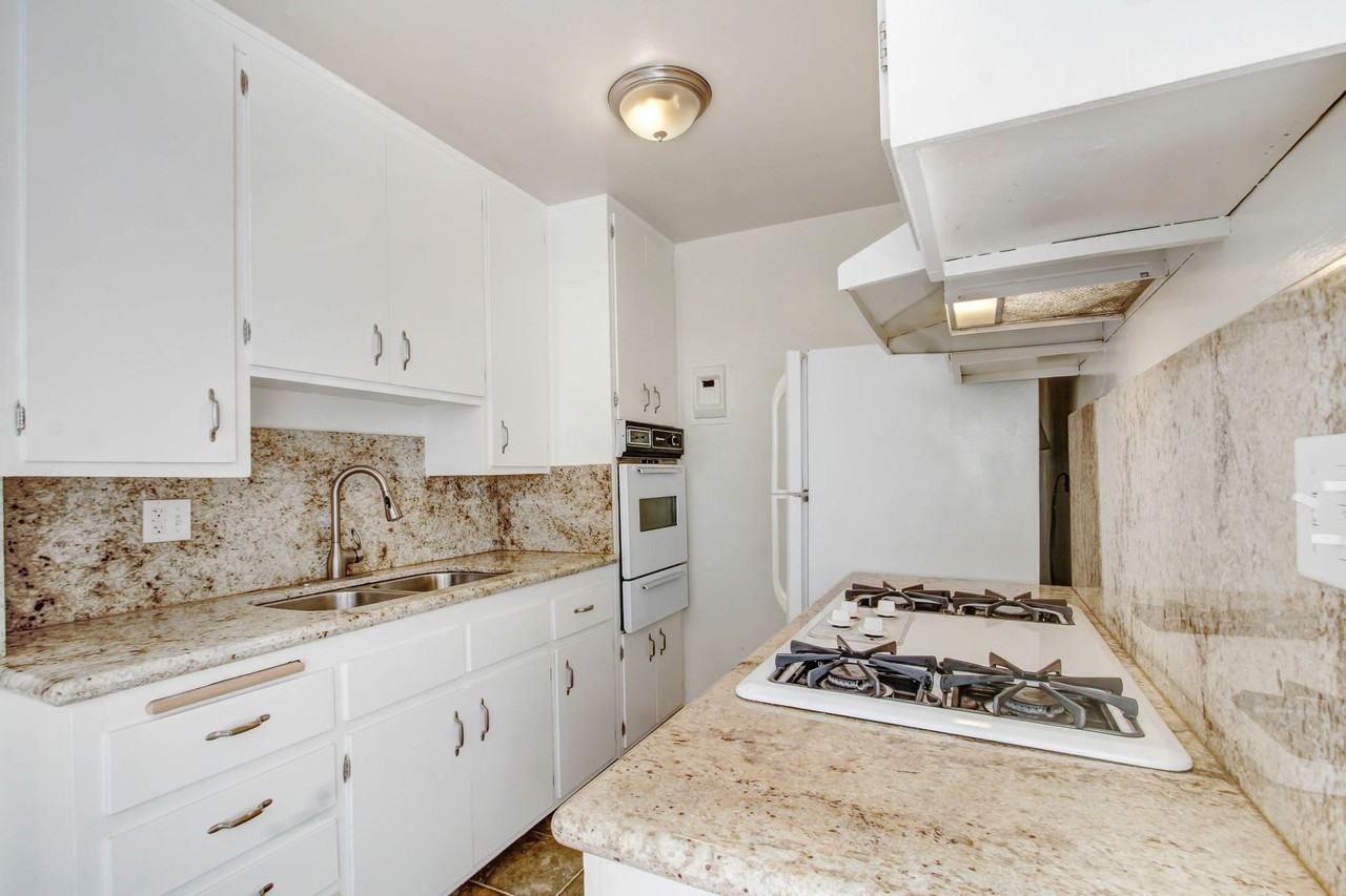 1550 Saltair Ave, prime West LA location! - Photo 2 of 25