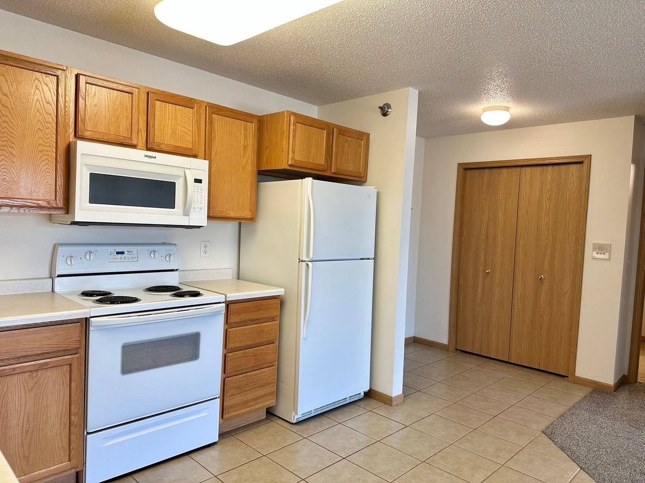 Pointe West III - Photo 2 of 25