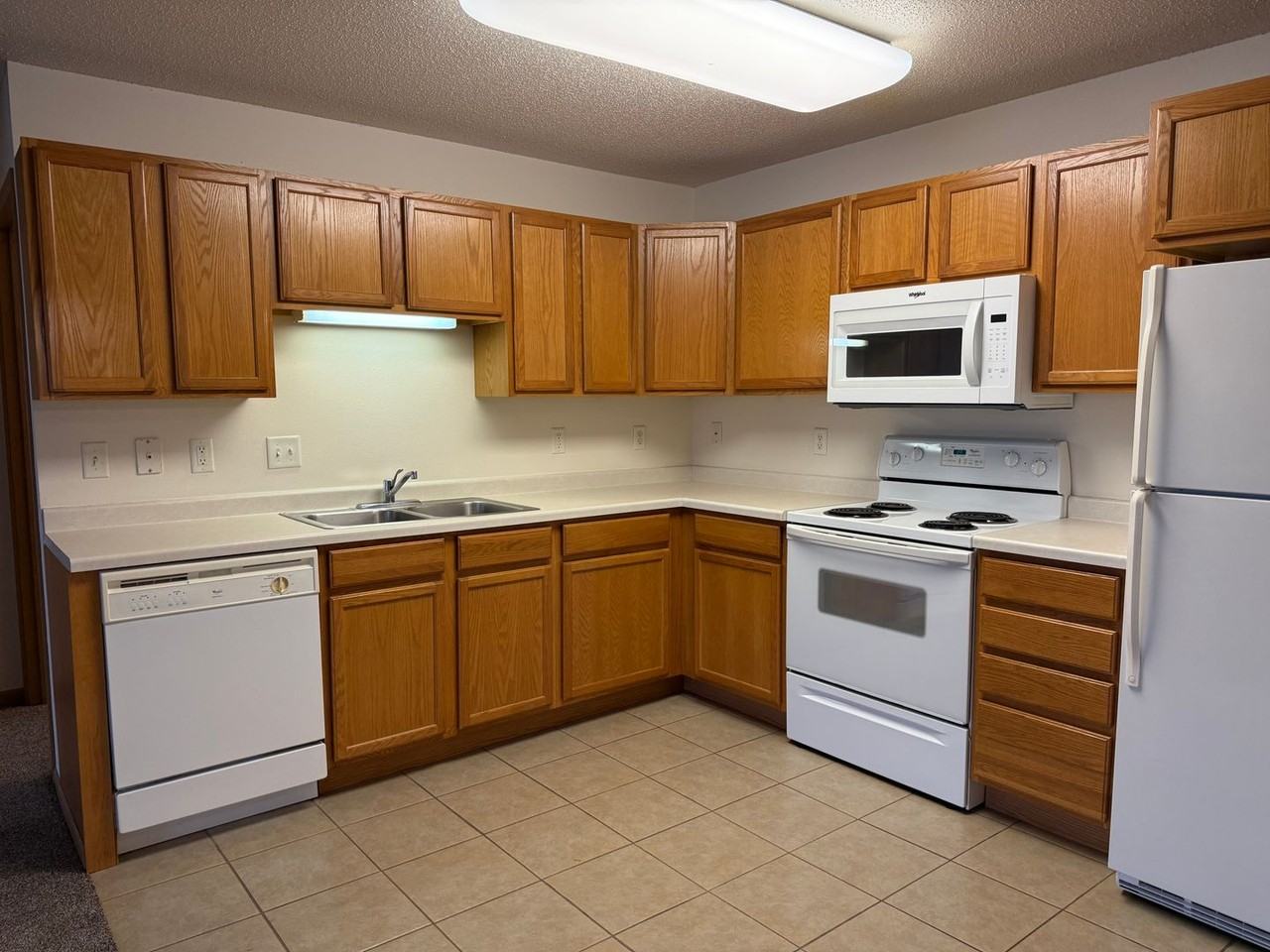 Pointe West III - Photo 4 of 25